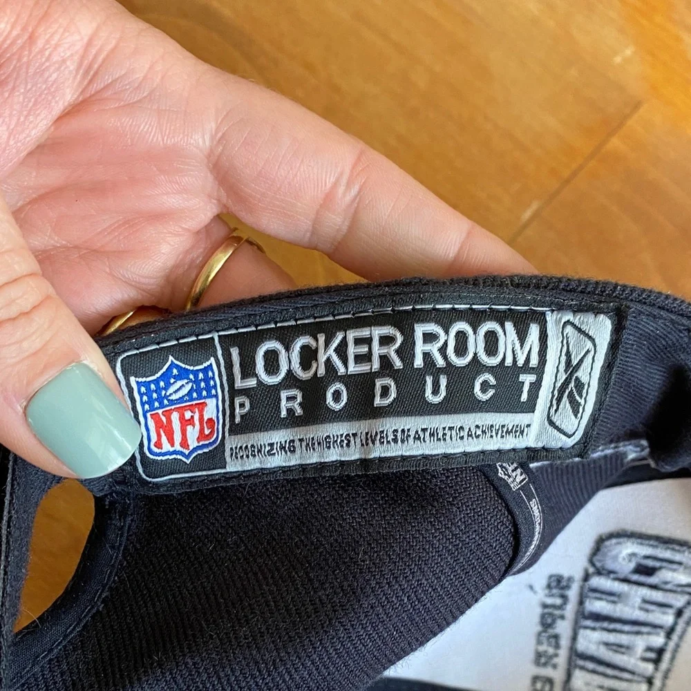 New England Patriots Super Bowl XXXVIII Champions Reebok Locker Room Hat